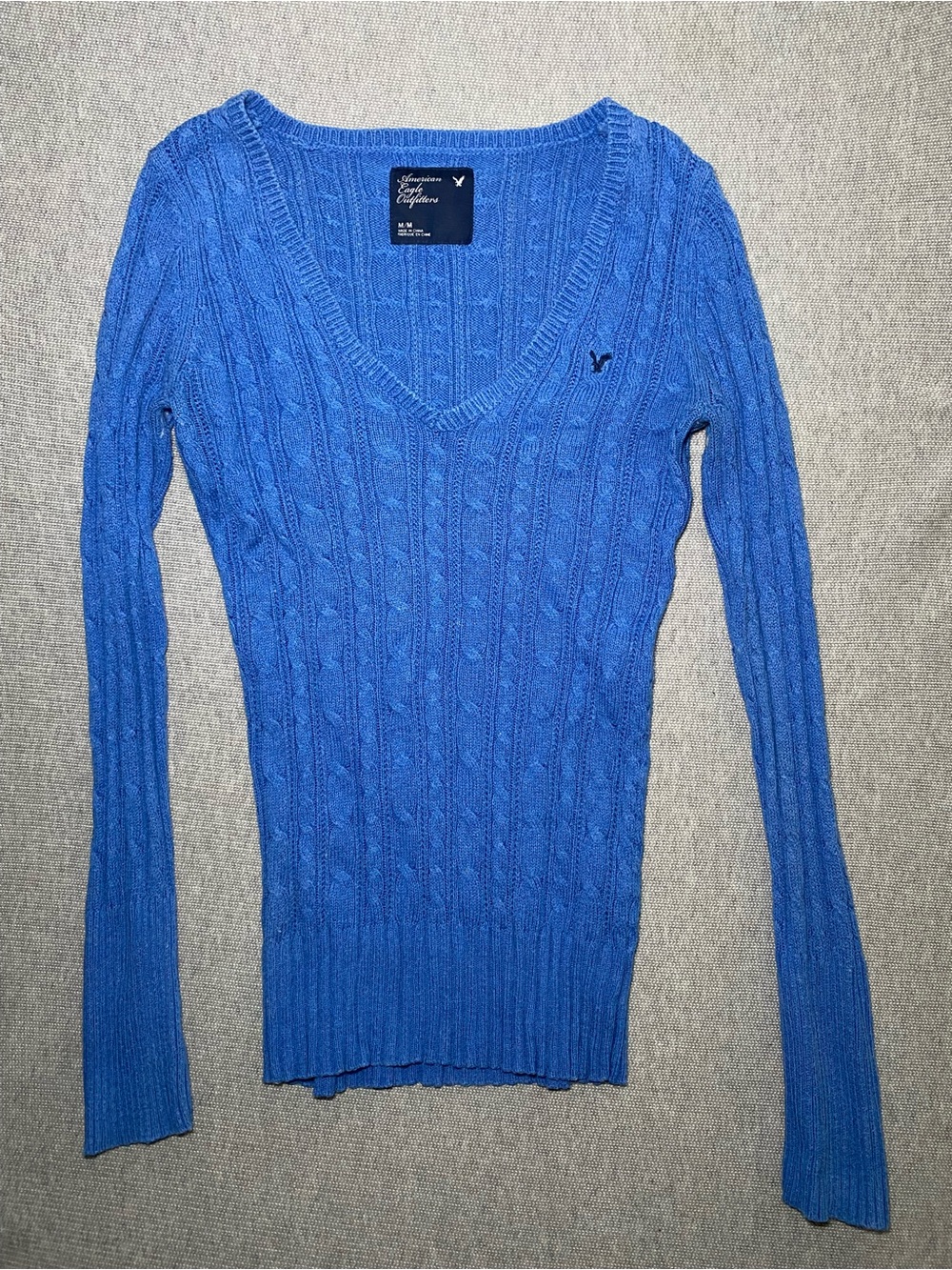 American Eagle Outfitters Women Size M Blue Cable Knit V-Neck Sweater Logo